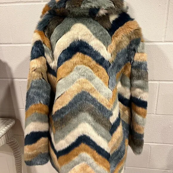 *SOLD* Forever21 Small Brown Jacket – Faux Fur Trendy Outerwear - Picture 7 of 8